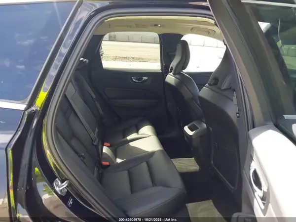 LYV102DK7KB355104 2019 VOLVO XC60 - Image 8