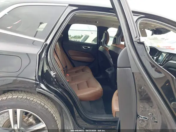 LYV102DK8KB178952 2019 VOLVO XC60 - Image 8