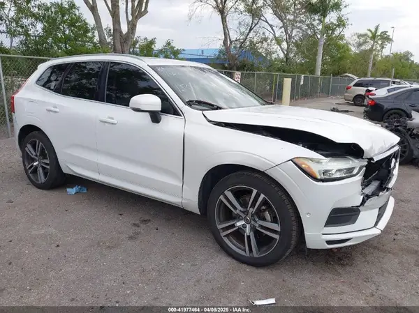 LYV102DK8KB191507 2019 VOLVO XC60 - Image 1