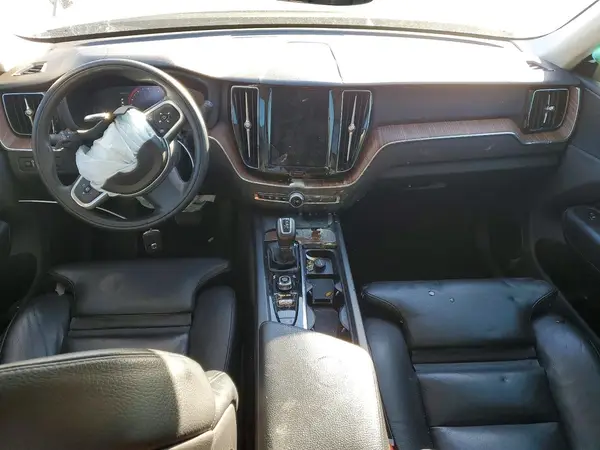 LYV102DK8KB205678 2019 VOLVO XC60 - Image 8