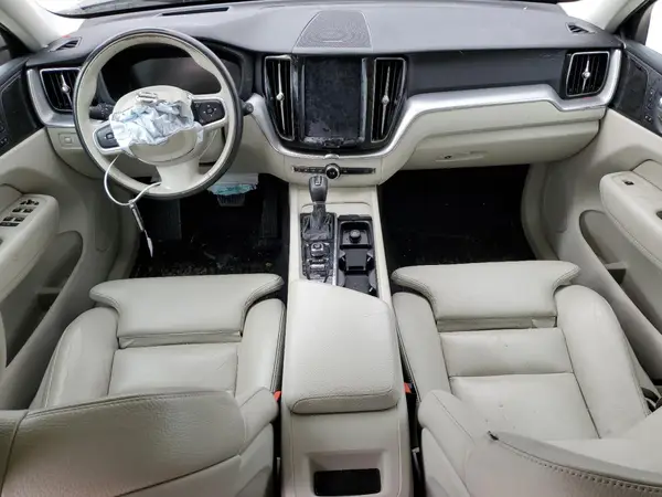 LYV102DK8KB235165 2019 VOLVO XC60 - Image 8