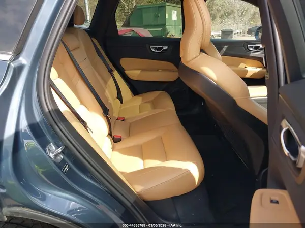 LYV102DK8KB250619 2019 VOLVO XC60 - Image 8