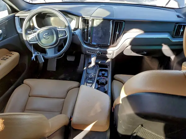LYV102DK8KB340837 2019 VOLVO XC60 - Image 8