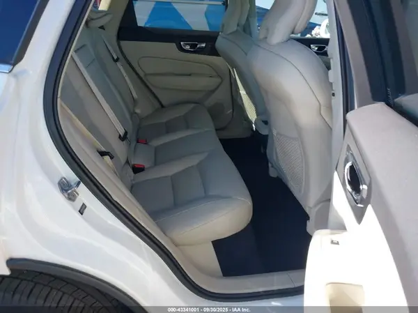 LYV102DK9KB357839 2019 VOLVO XC60 - Image 8