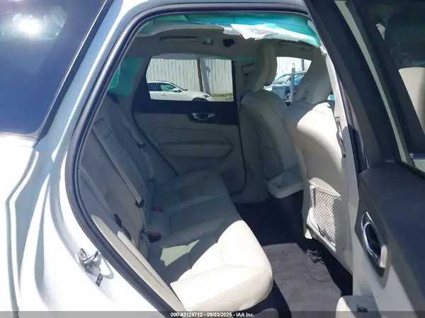 LYV102DK9KB359915 2019 VOLVO XC60 - Image 8