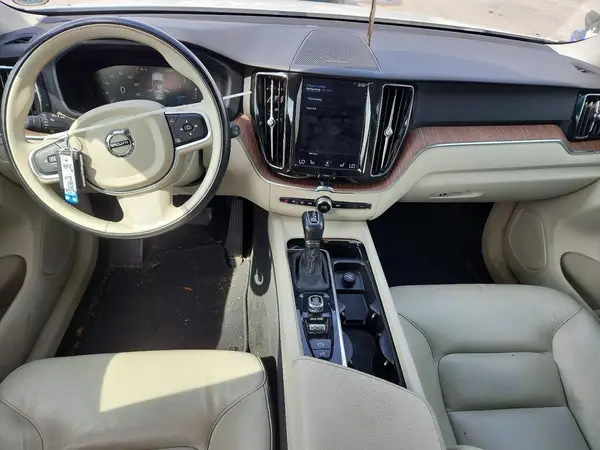LYV102DKXKB177995 2019 VOLVO XC60 - Image 8