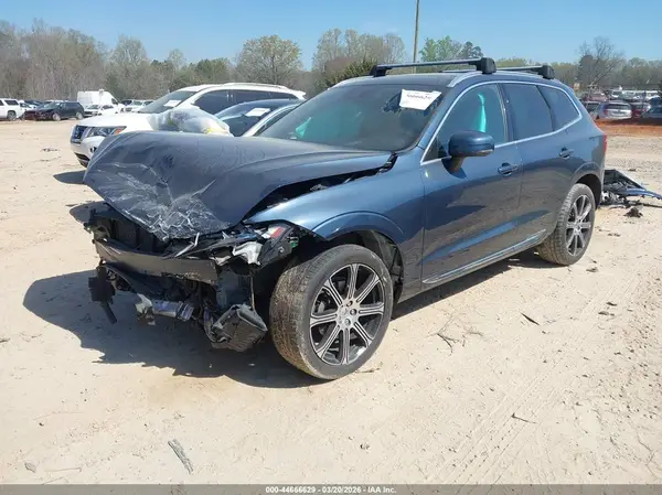 LYV102DL3KB242906 2019 VOLVO XC60 - Image 2