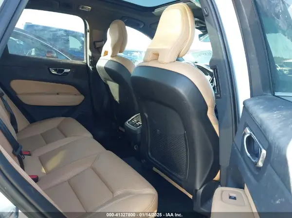 LYV102DL8KB231545 2019 VOLVO XC60 - Image 8