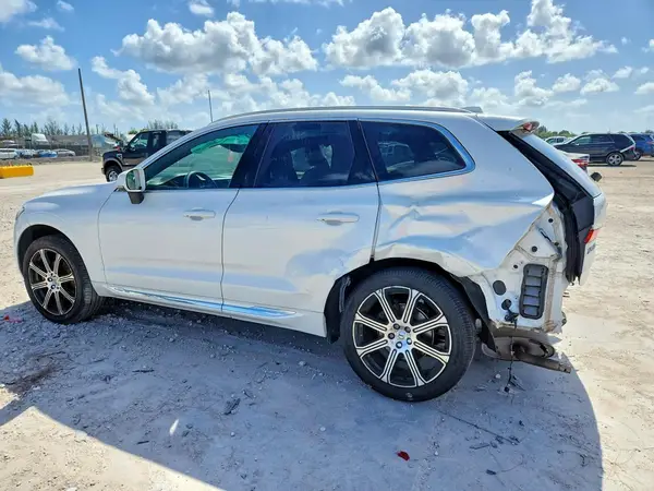 LYV102DL8KB233831 2019 VOLVO XC60 - Image 2