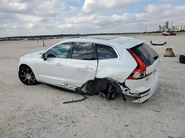 LYV102DL9KB278499 2019 VOLVO XC60 - Image 2