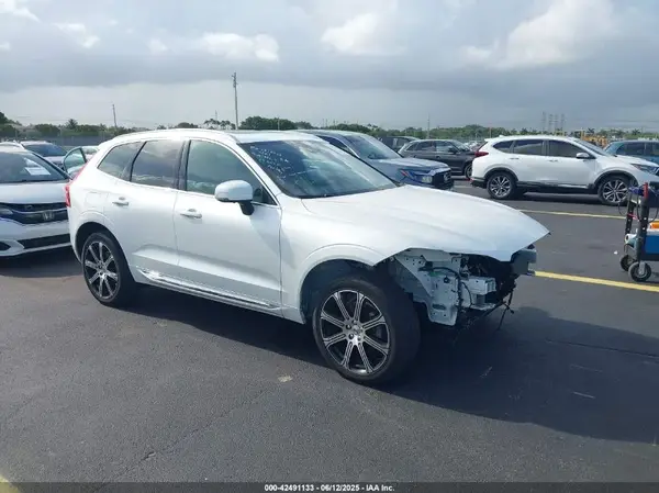 LYV102DL9KB298767 2019 VOLVO XC60 - Image 1