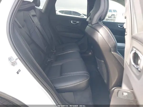 LYV102DL9KB298767 2019 VOLVO XC60 - Image 8