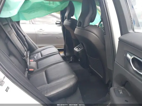 LYV102DLXKB251263 2019 VOLVO XC60 - Image 8