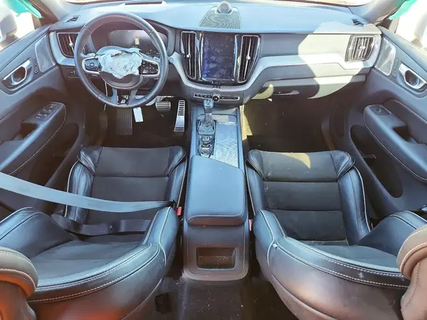 LYV102DM8KB373130 2019 VOLVO XC60 - Image 8