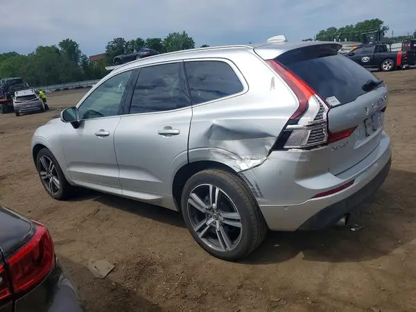 LYV102RK0JB077329 2018 VOLVO XC60 - Image 2