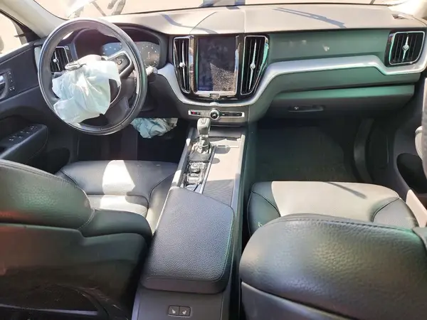 LYV102RK0JB082448 2018 VOLVO XC60 - Image 8