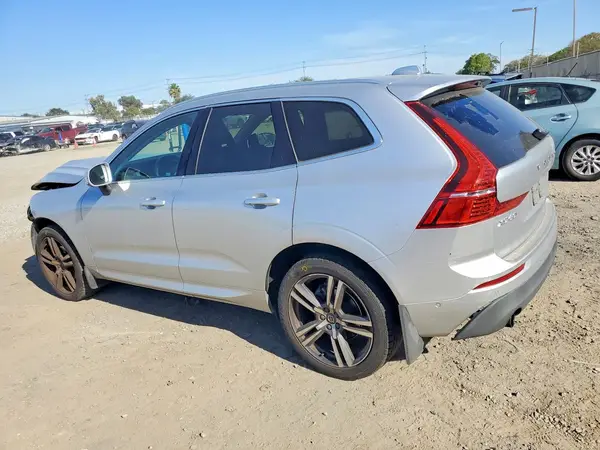 LYV102RK0JB096902 2018 VOLVO XC60 - Image 2
