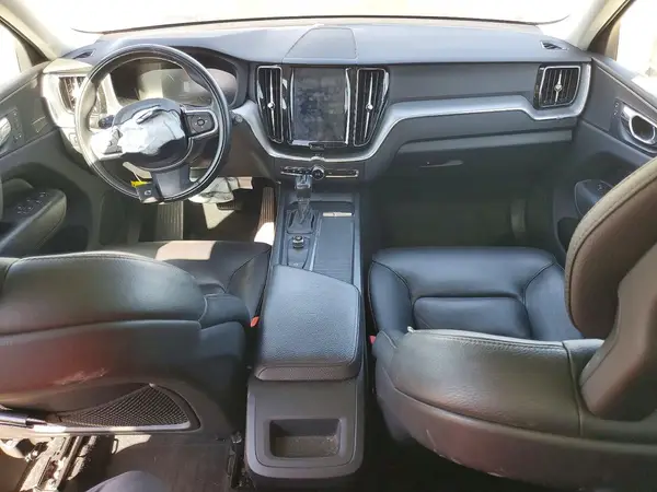 LYV102RK0JB096902 2018 VOLVO XC60 - Image 8