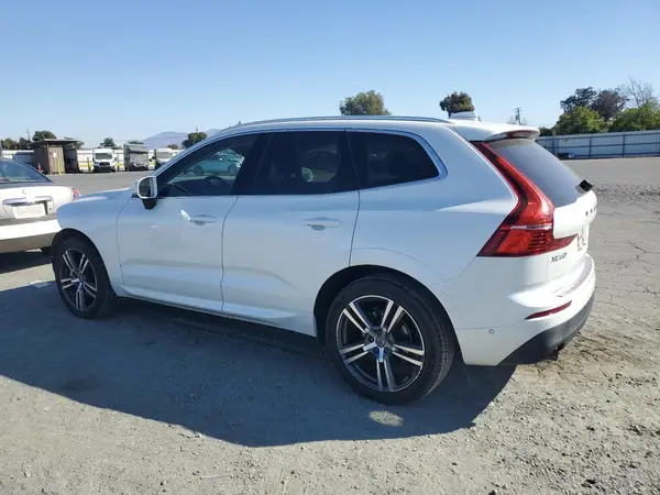 LYV102RK0JB106781 2018 VOLVO XC60 - Image 2
