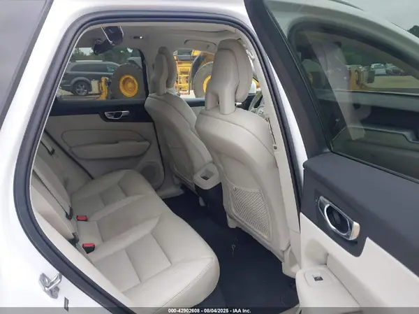 LYV102RK0JB113651 2018 VOLVO XC60 - Image 8