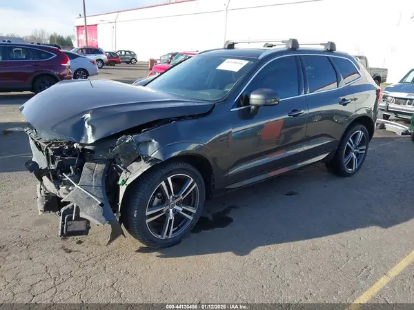 LYV102RK0KB228235 2019 VOLVO XC60 - Image 2