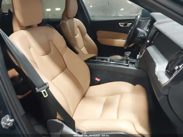 LYV102RK0KB340341 2019 VOLVO XC60 - Image 8