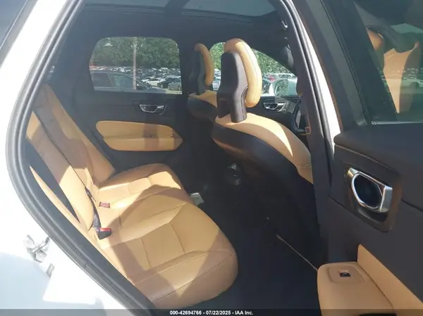 LYV102RK1JB106272 2018 VOLVO XC60 - Image 8