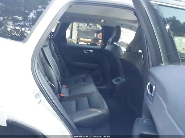 LYV102RK1KB325900 2019 VOLVO XC60 - Image 8