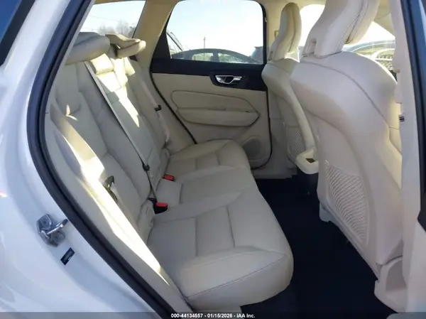 LYV102RK1KB350585 2019 VOLVO XC60 - Image 8