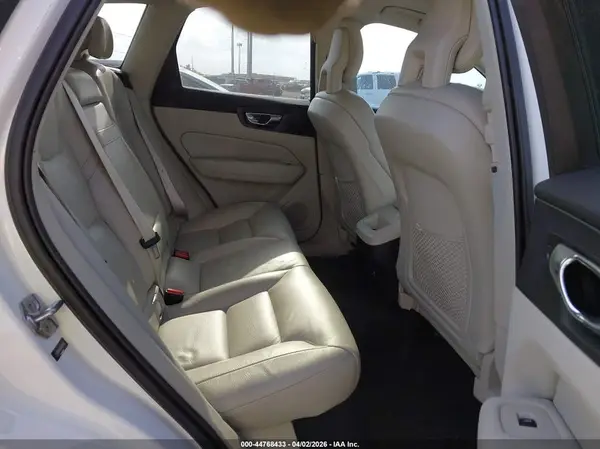 LYV102RK2JB087635 2018 VOLVO XC60 - Image 8