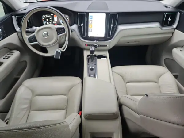LYV102RK3JB074067 2018 VOLVO XC60 - Image 8