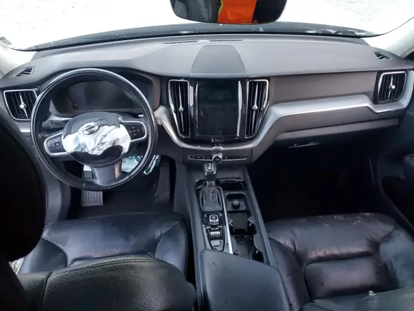 LYV102RK3JB097218 2018 VOLVO XC60 - Image 8