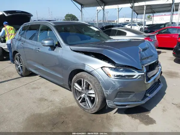 LYV102RK3JB106290 2018 VOLVO XC60 - Image 1