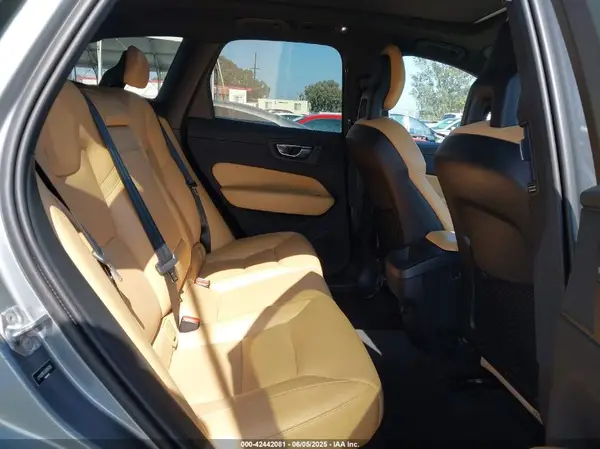 LYV102RK3JB106290 2018 VOLVO XC60 - Image 8