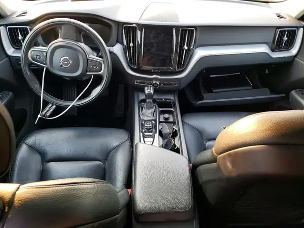 LYV102RK3JB110887 2018 VOLVO XC60 - Image 8