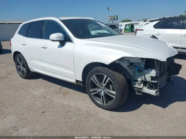 LYV102RK3JB116768 2018 VOLVO XC60 - Image 1