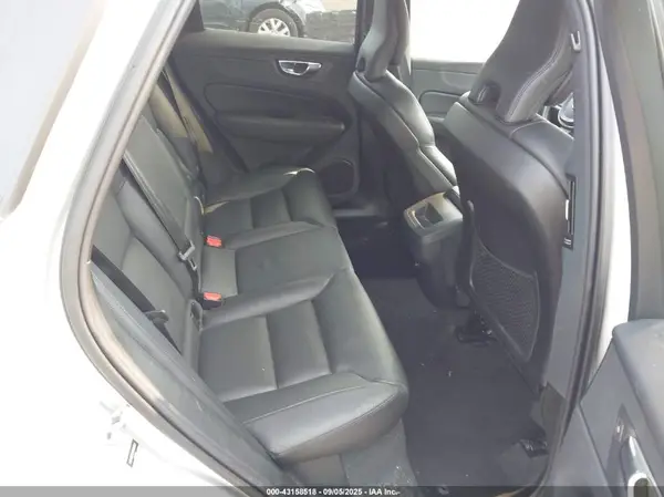 LYV102RK3KB330502 2019 VOLVO XC60 - Image 8