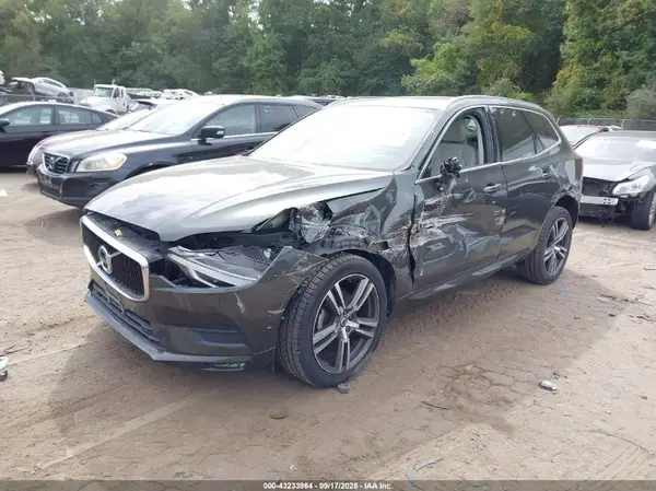 LYV102RK4JB082162 2018 VOLVO XC60 - Image 2