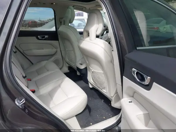LYV102RK4JB082162 2018 VOLVO XC60 - Image 8