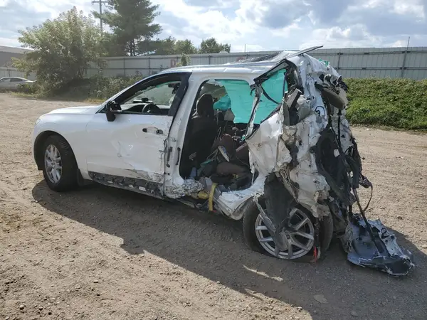 LYV102RK4JB083294 2018 VOLVO XC60 - Image 2