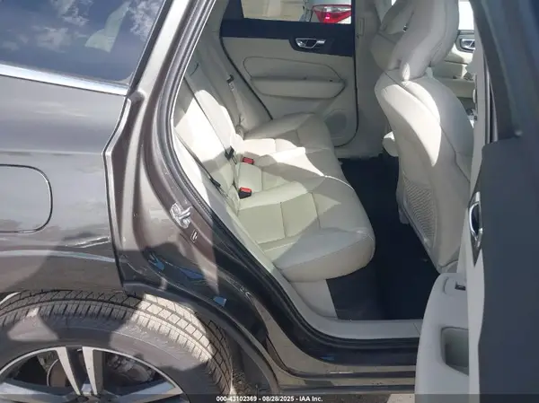 LYV102RK4KB214452 2019 VOLVO XC60 - Image 8