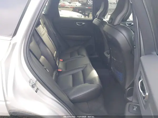 LYV102RK4KB238041 2019 VOLVO XC60 - Image 8