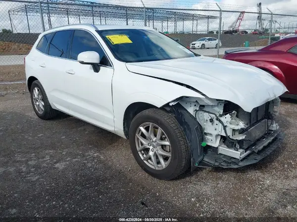 LYV102RK4KB308332 2019 VOLVO XC60 - Image 1