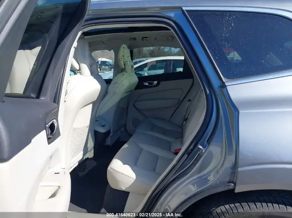 LYV102RK5JB077990 2018 VOLVO XC60 - Image 8
