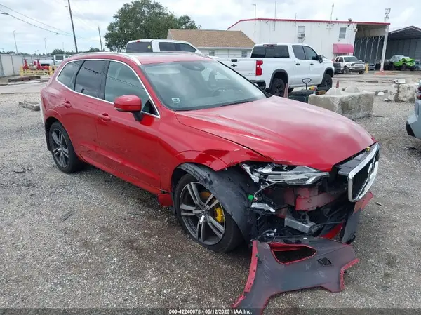 LYV102RK5JB105349 2018 VOLVO XC60 - Image 1