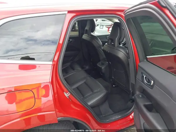LYV102RK5JB105349 2018 VOLVO XC60 - Image 8