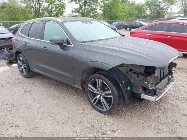 LYV102RK5JB105691 2018 VOLVO XC60 - Image 1