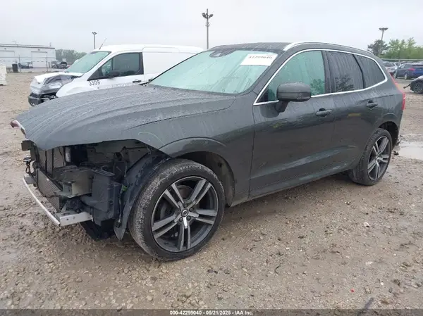LYV102RK5JB105691 2018 VOLVO XC60 - Image 2