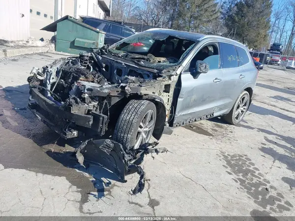 LYV102RK5JB116884 2018 VOLVO XC60 - Image 2