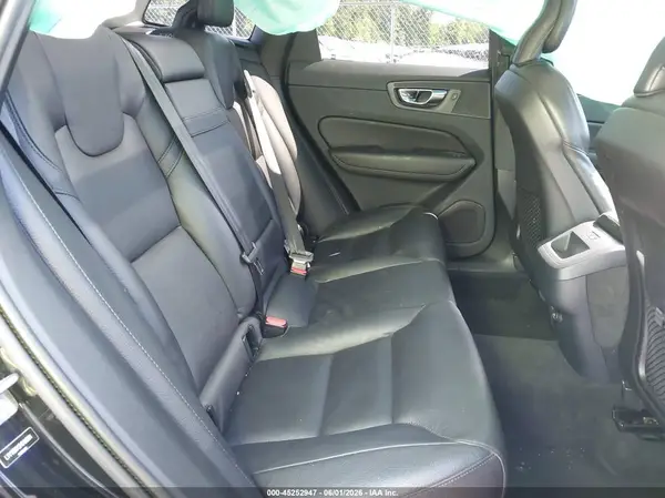 LYV102RK5KB196981 2019 VOLVO XC60 - Image 8